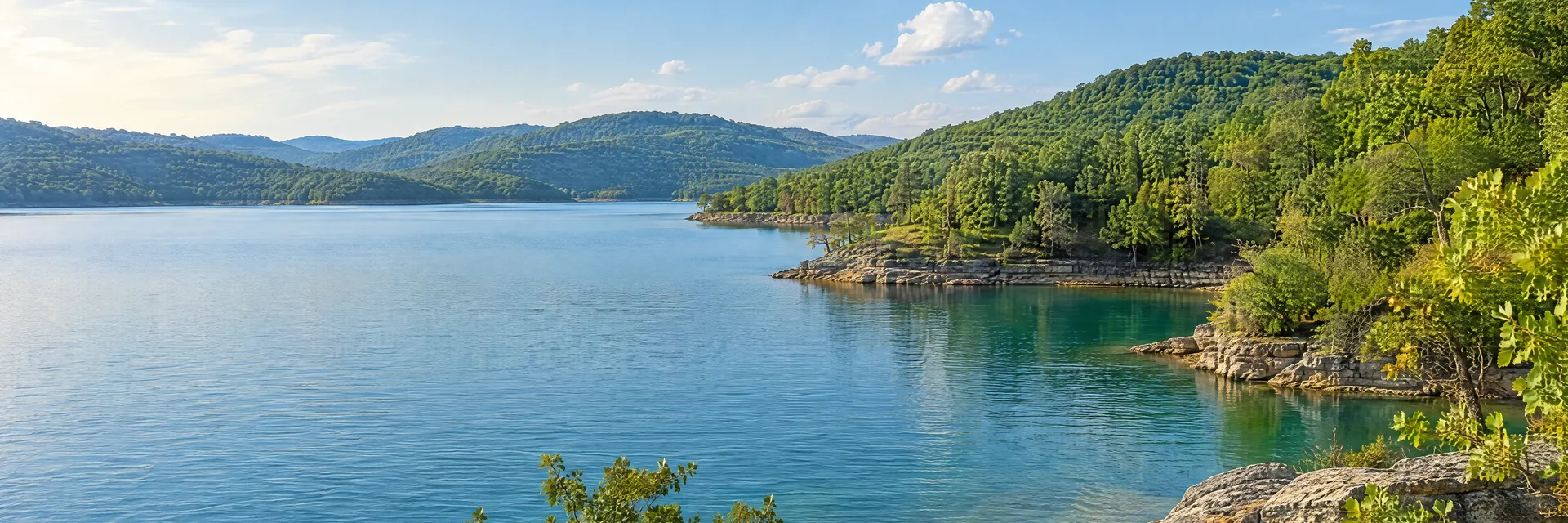 Illustration inspired by Gamaliel, AR: northern Arkansas lake cove with clear blue-green water and rounded oak-forested Ozark hills.