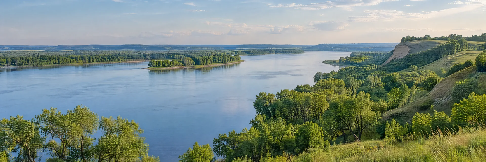 Illustration inspired by Sioux City, IA: western Iowa Missouri River country, broad calm river, leafy cottonwoods and gently rolling grassy bluffs.