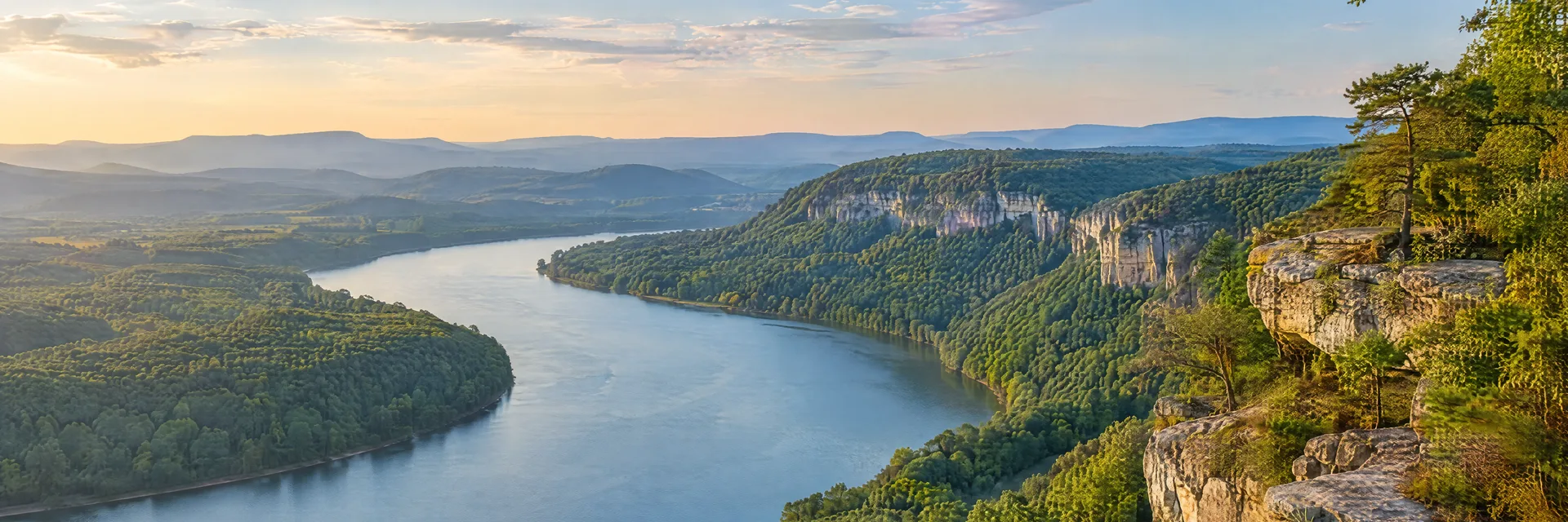 Illustration inspired by Chattanooga, TN: tennessee broad river bend, wooded ridges and limestone bluffs.